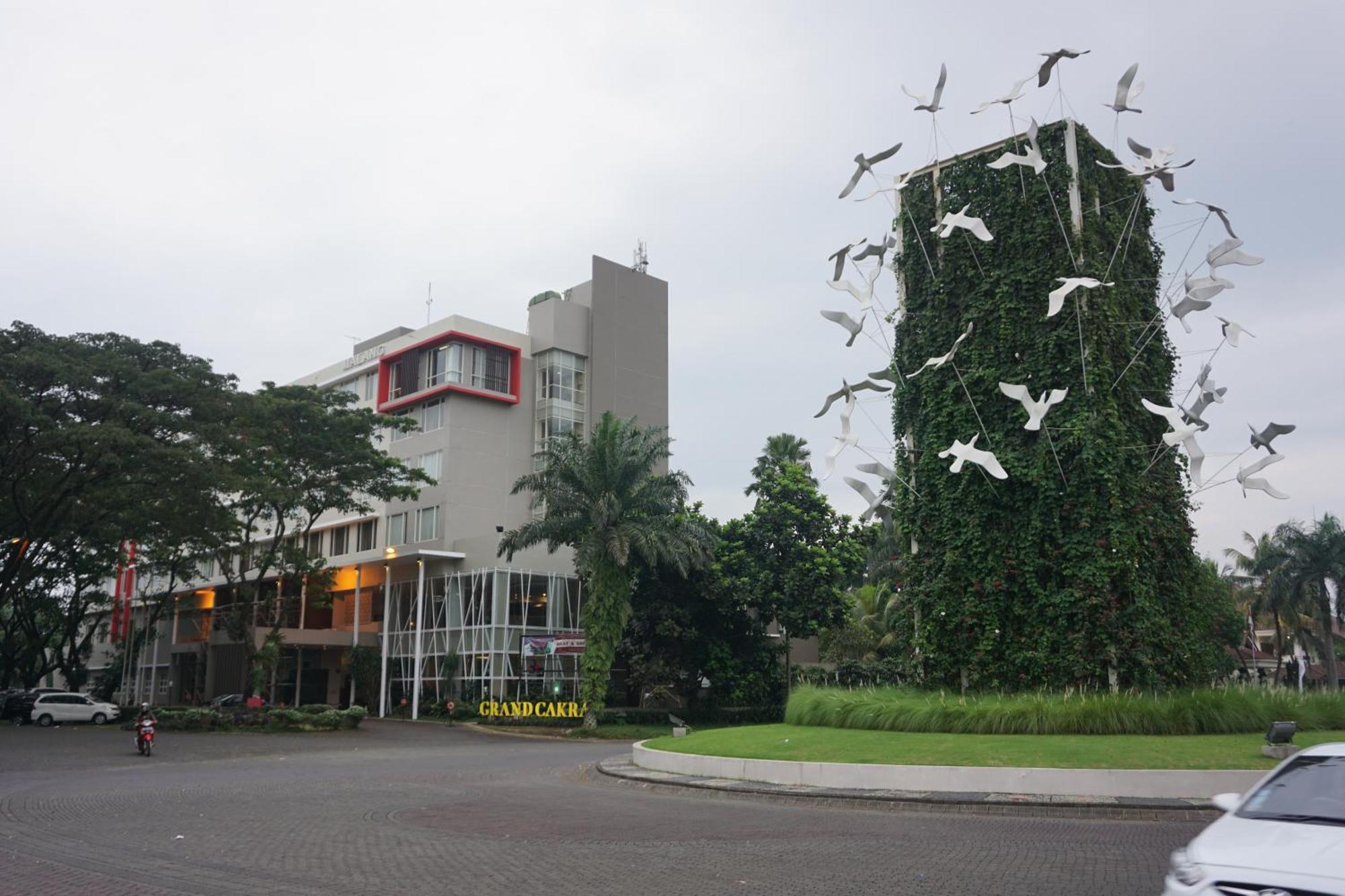 Grand Cakra Hotel Маланг Экстерьер фото