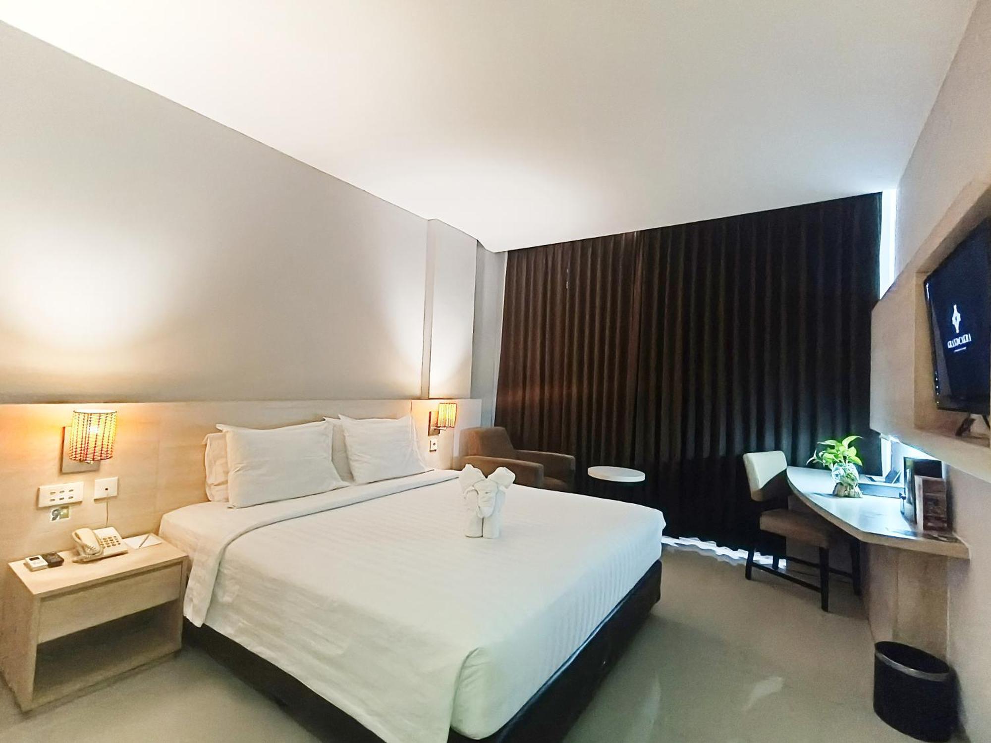 Grand Cakra Hotel Маланг Экстерьер фото