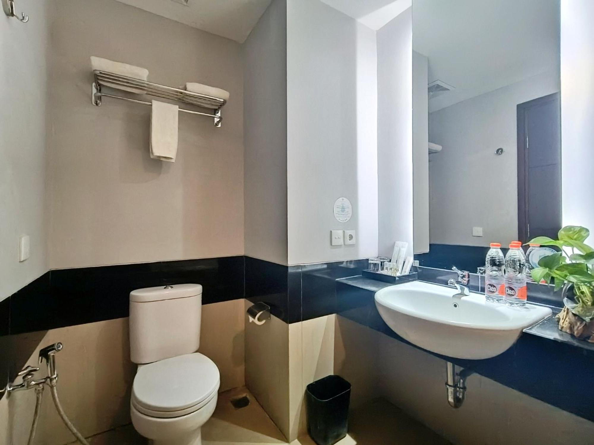 Grand Cakra Hotel Маланг Экстерьер фото