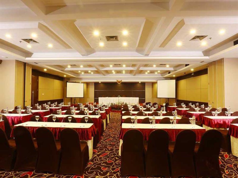 Grand Cakra Hotel Маланг Экстерьер фото