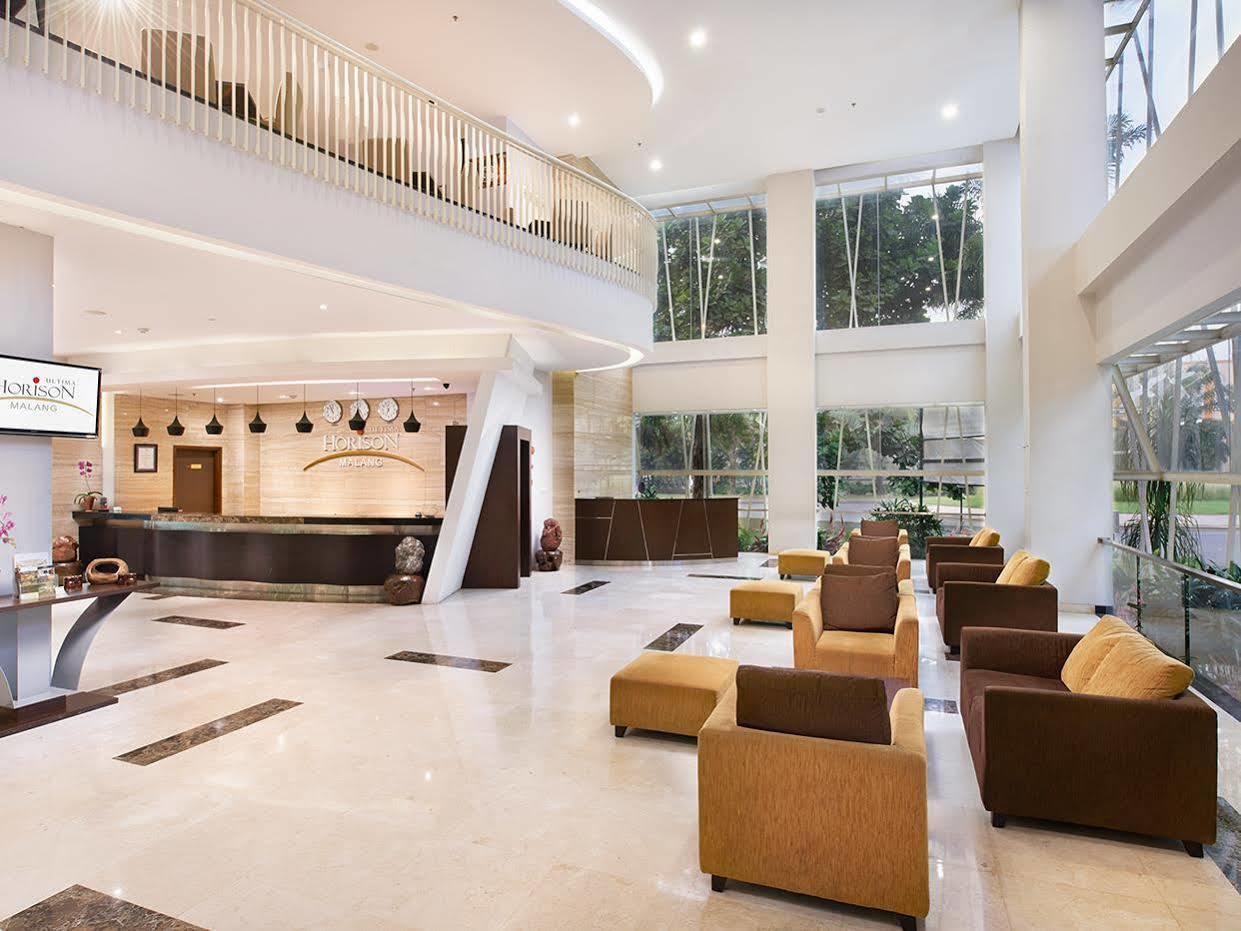 Grand Cakra Hotel Маланг Экстерьер фото