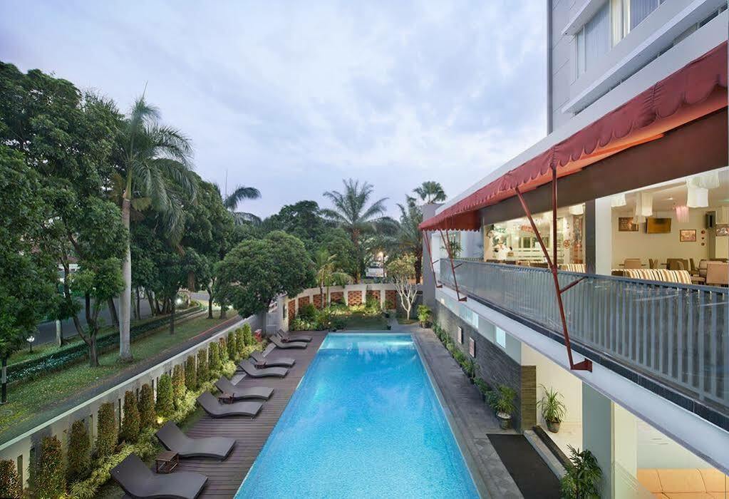 Grand Cakra Hotel Маланг Экстерьер фото